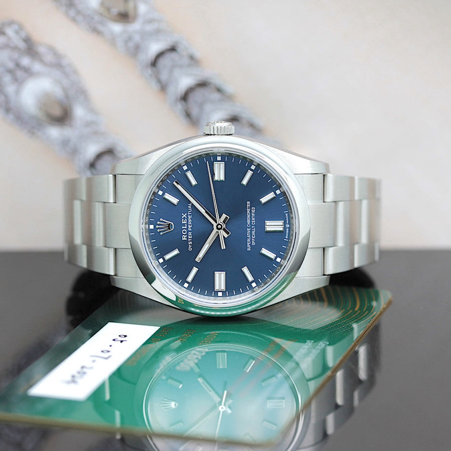 Rolex Oyster Perpetual Stahl Ref: 126000 Rolex Box & Papiere von 2024