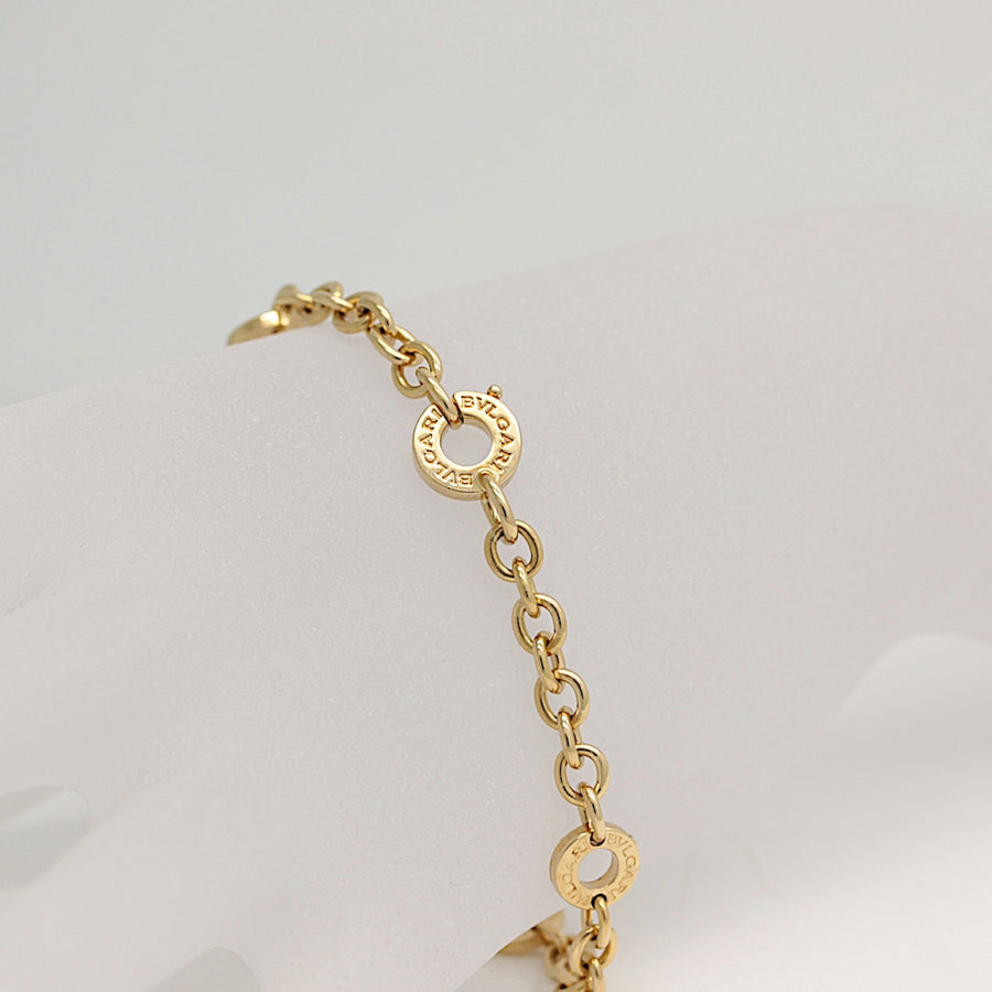 Bulgari Charme/Bettelarmband mit Anhänger in 18KT Gold & Bulgari Box